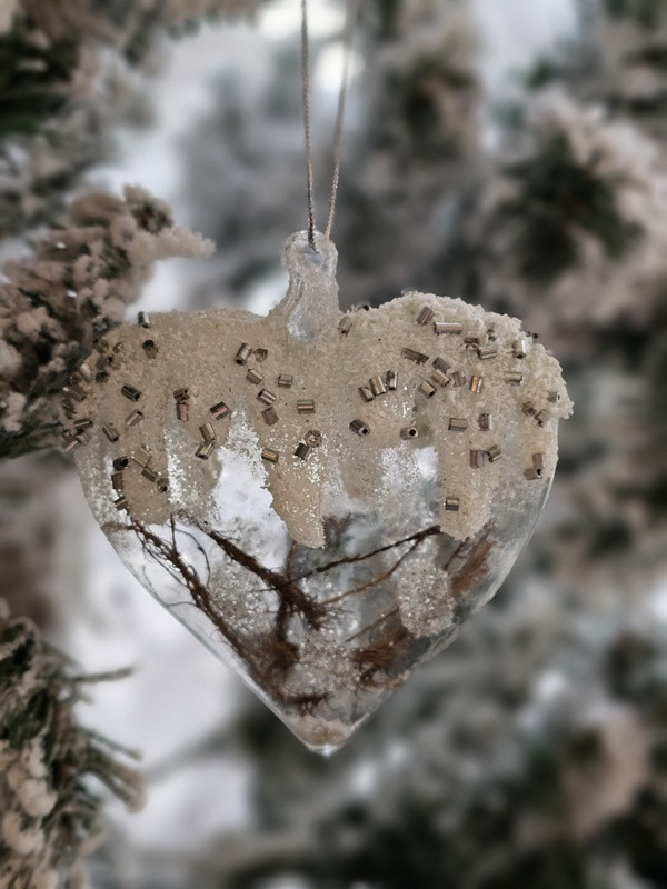 Glasherz-schnee-vereisst-deko