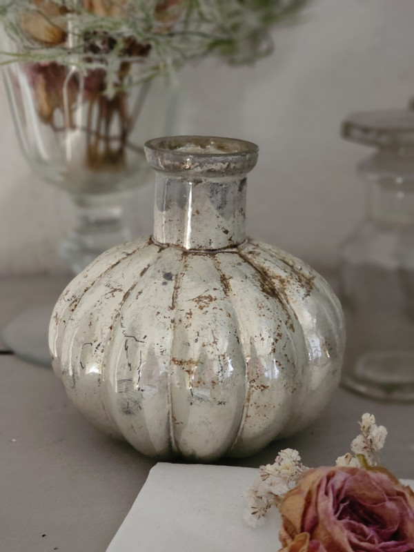 Vase-small-bauchig-silver-milk