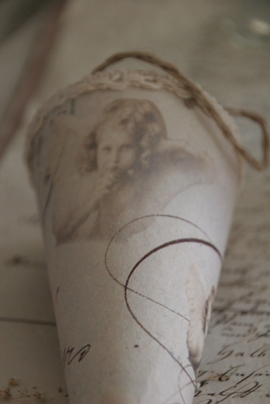 Preview: weihnachts-deko-tuete-metall-angel-