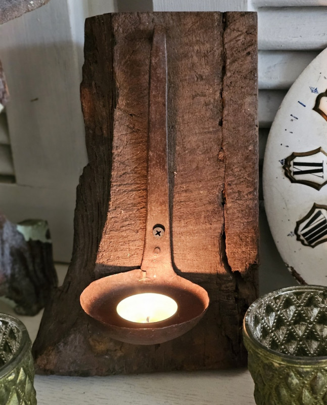 Rustikaler Wand-Kerzenhalter „Vintage Kelle“ auf Altholz Unikat