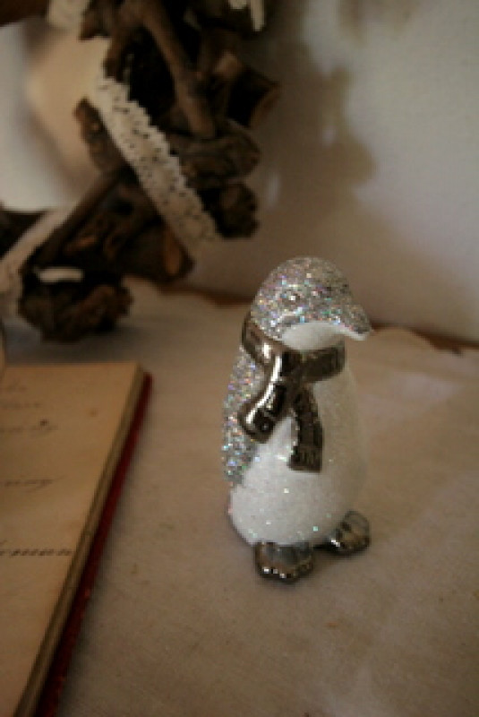 Preview: Pinguin Keramik Weihnachtsdeko weiss silber
