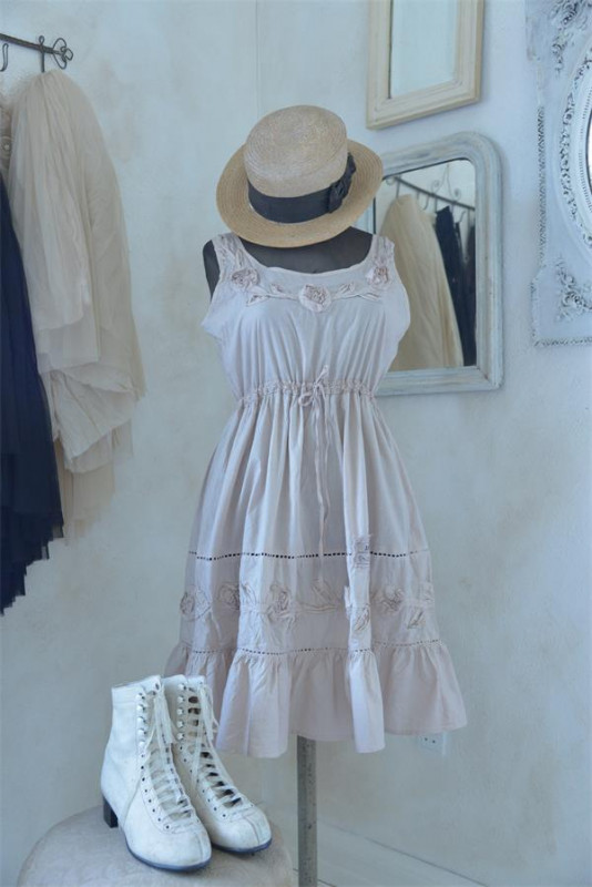 Vintage Kleid Graceful Wishes Latte JDL