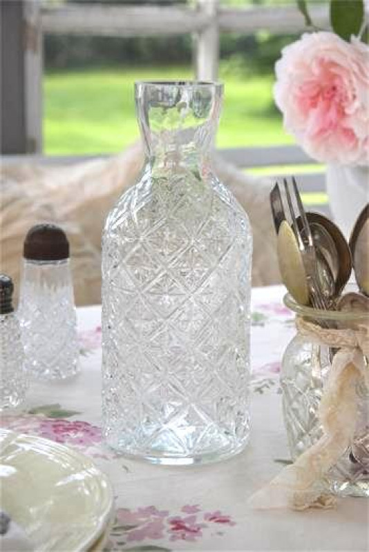 Karaffe Vase Pressglas Rautenmuster Antik-Style 25 cm
