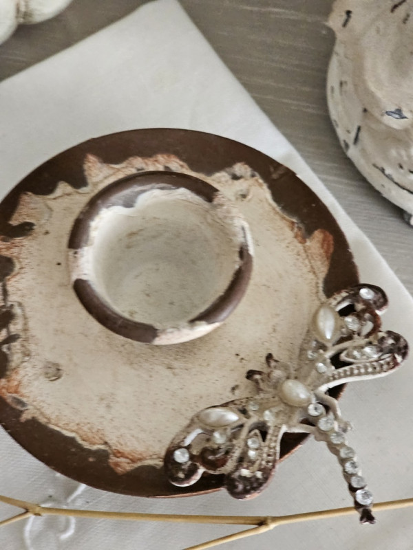 Preview: Kerzenhalter Metall Creme Vintage mit Libelle & Strass