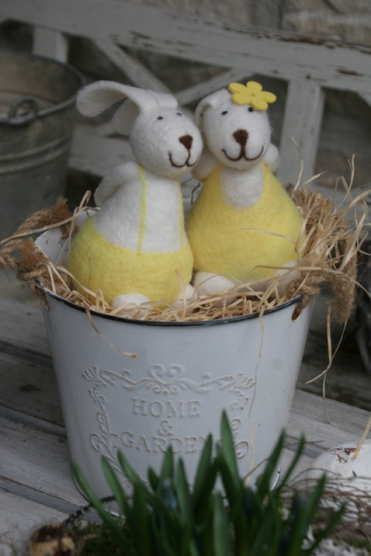 Preview: Filzhase yellow Osterdeko