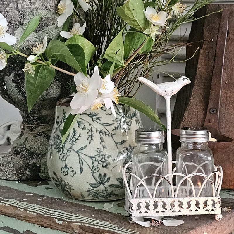 Preview: Salz & Pfefferhalter cream Metall Contry Charme