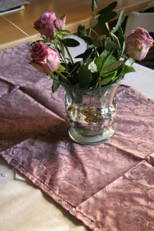 Tischläufer Ornament Satin dustyrose 40x180