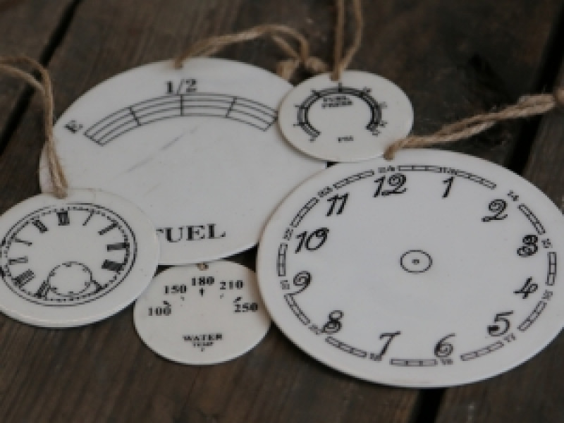VINTAGE Deko Emaille Zifferblatt Set 4-teilig