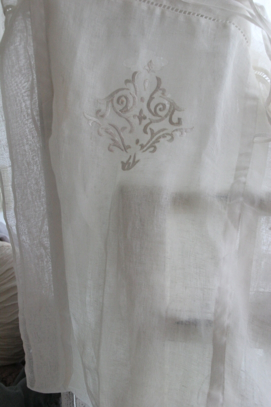 Fenstervorhang Gardine mit Monogramm