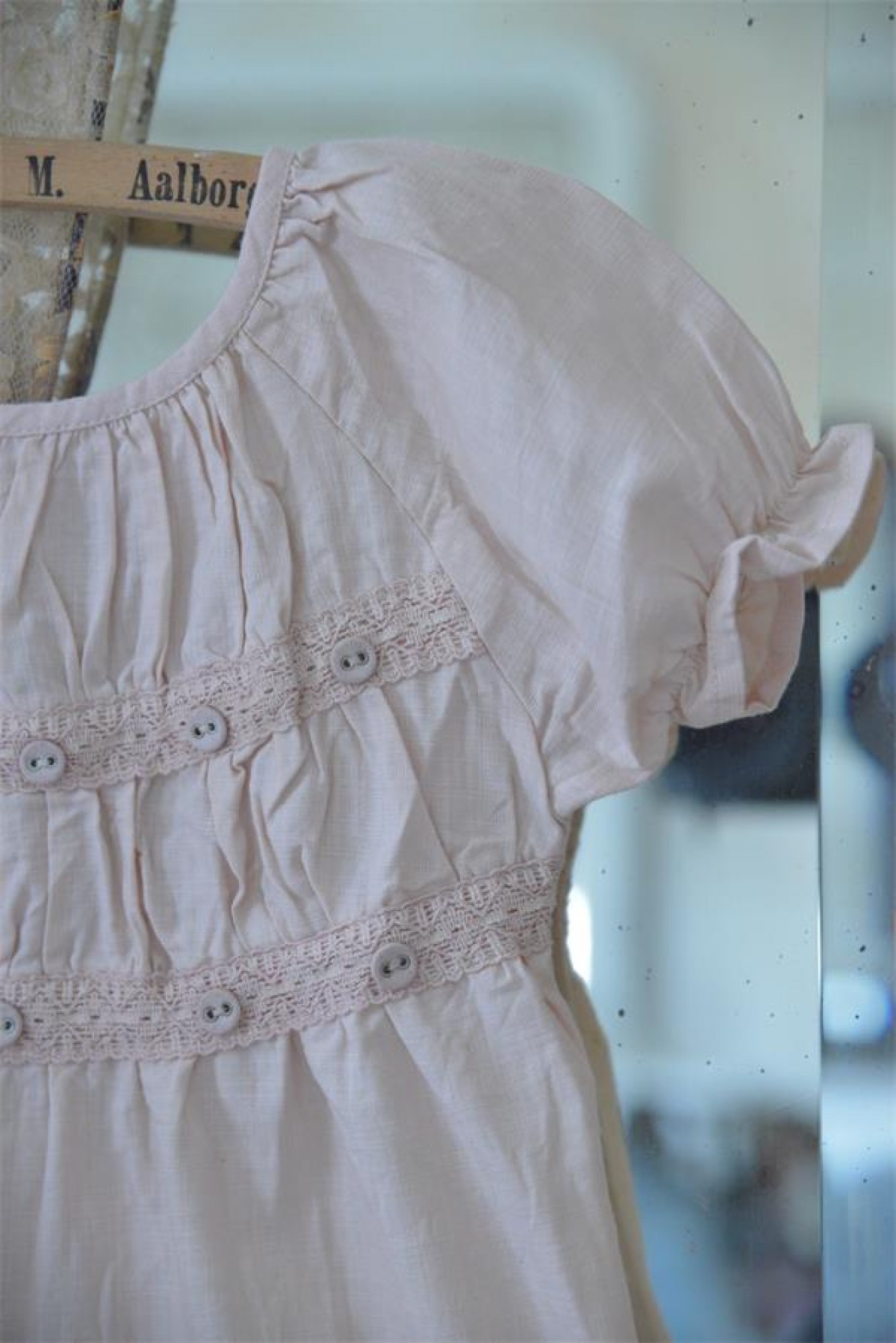 Vintage Kinderkleid beige