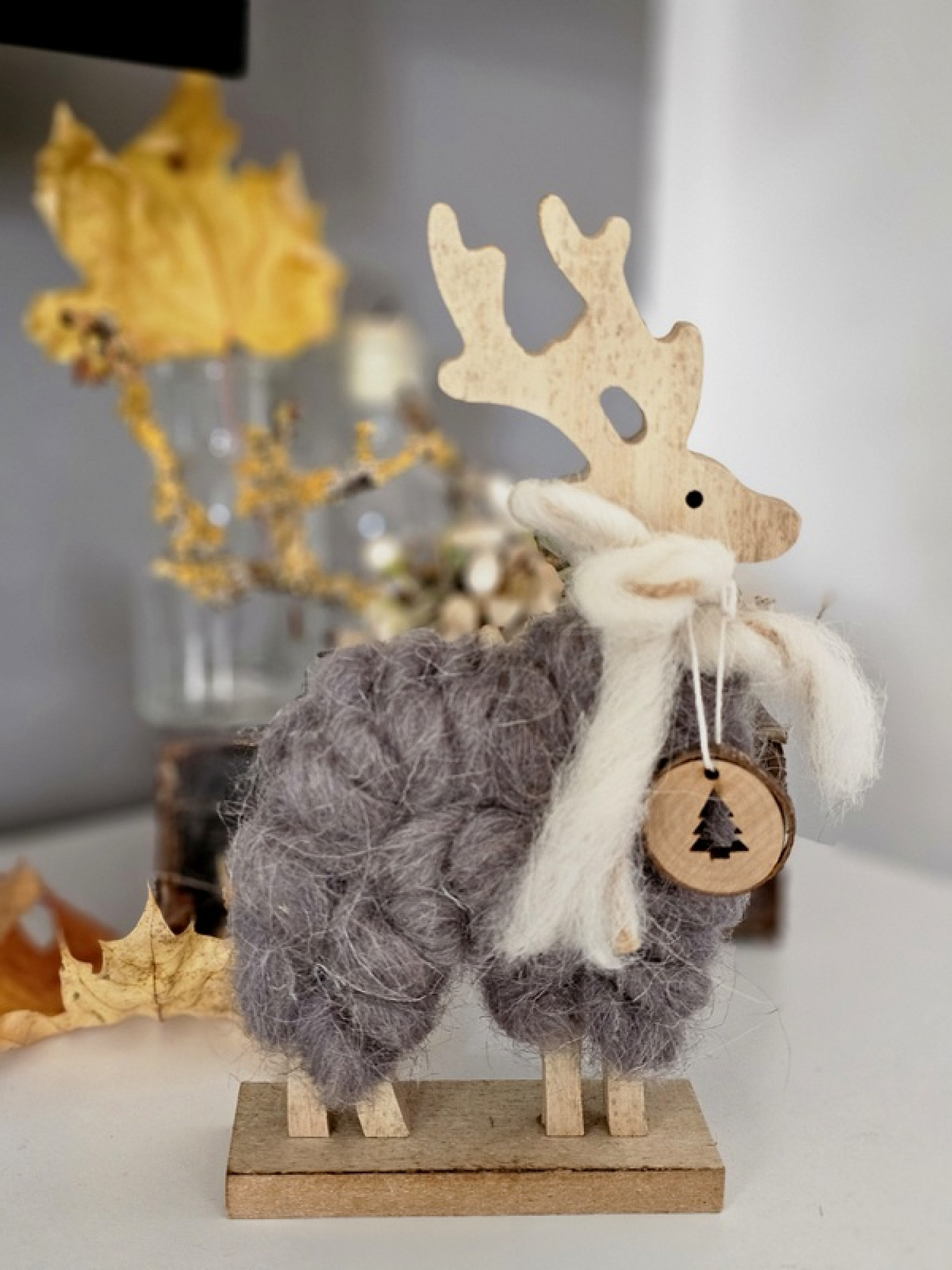 Filz-Holz-Hirsch-Wolle-grau