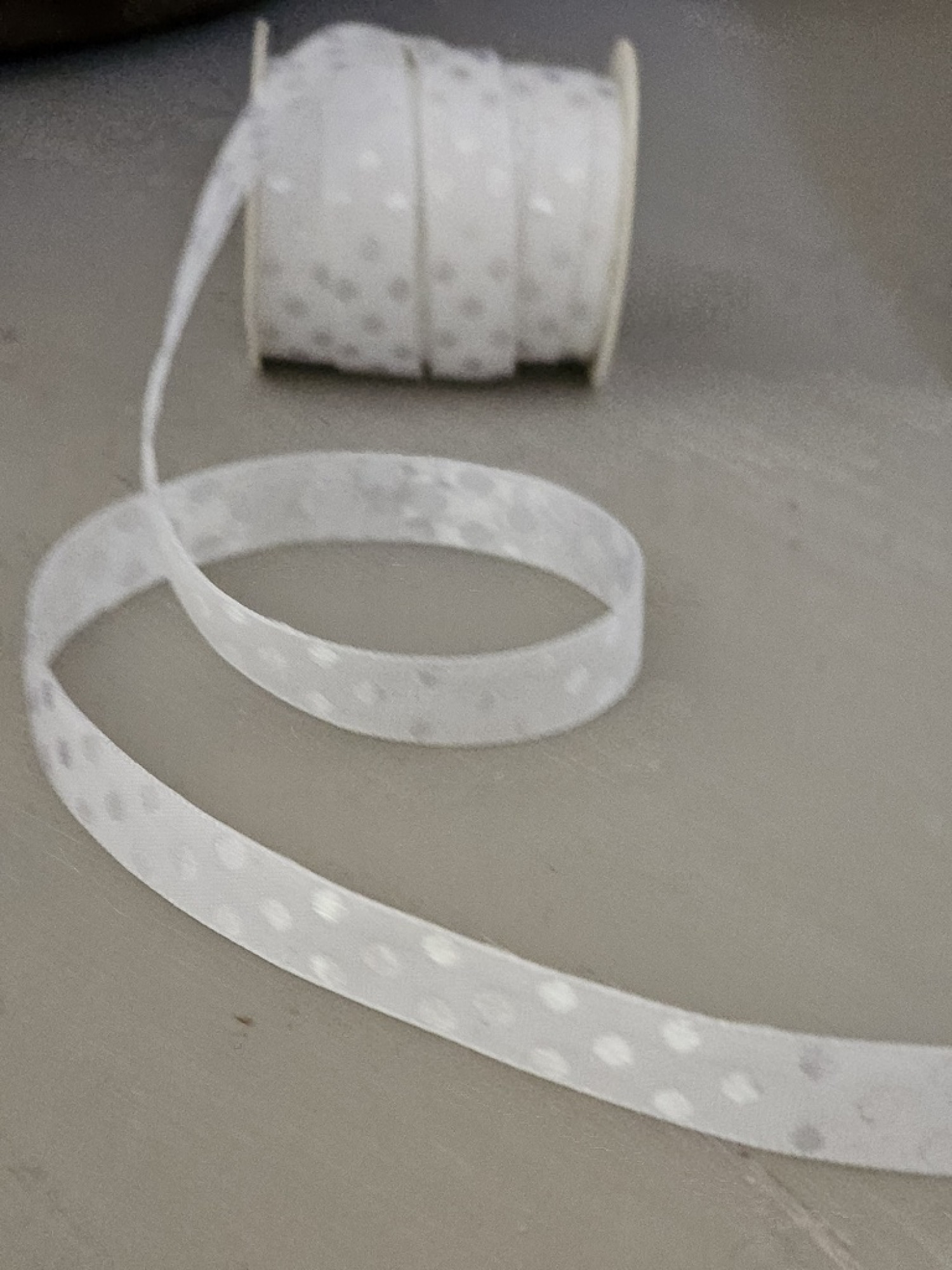 geschenkband-textil-gewebt-weiss