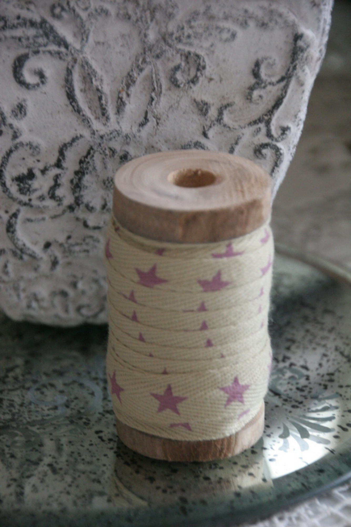 Baumwollband Geschenkband rosa Sterne auf Holzspule