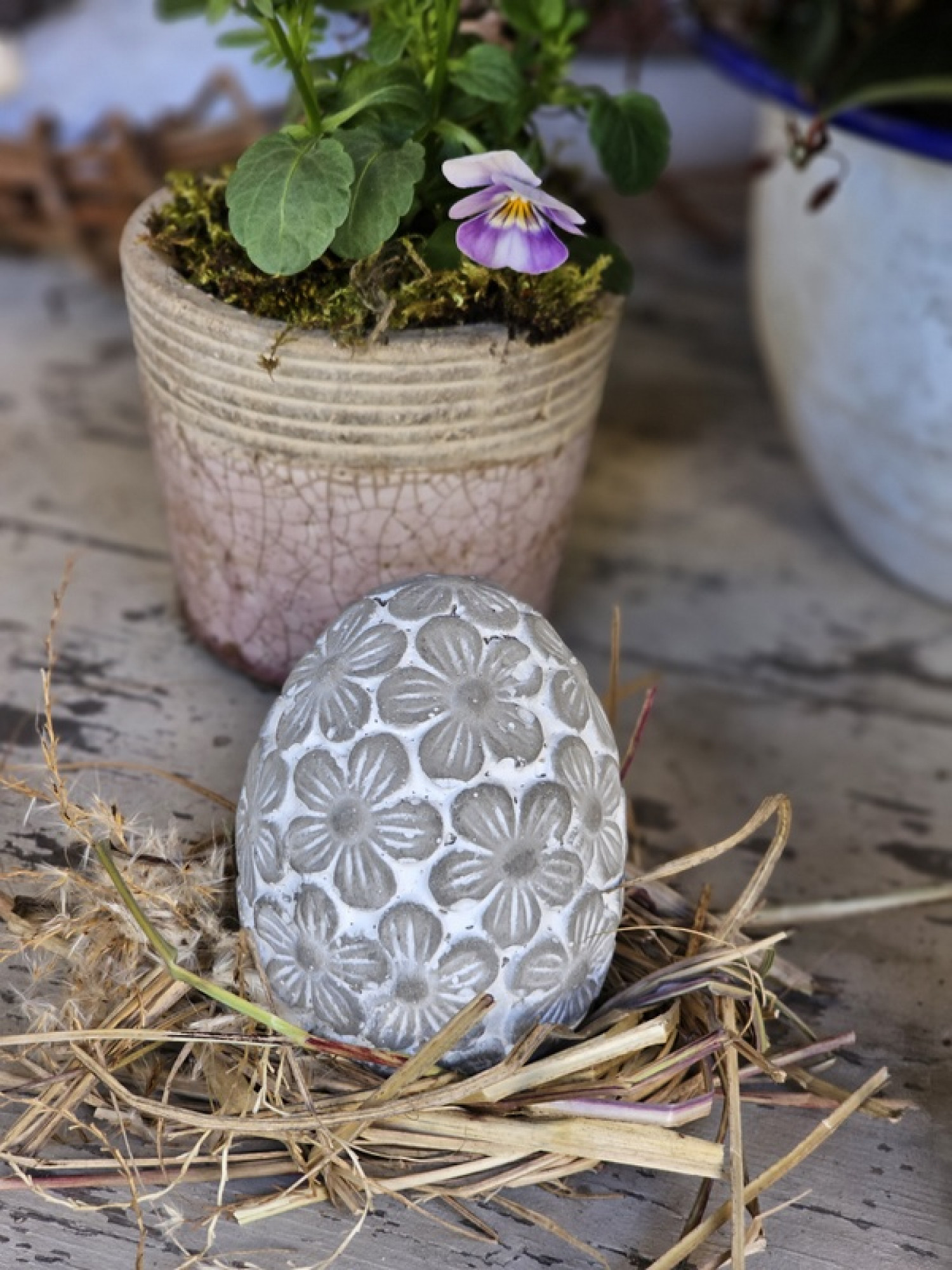 Deko Ei Blütenrelief Beton grau