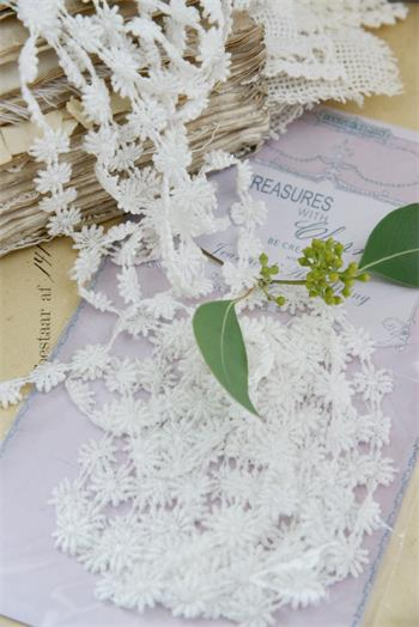 kleine Blumen Band zum Verzieren und Basteln