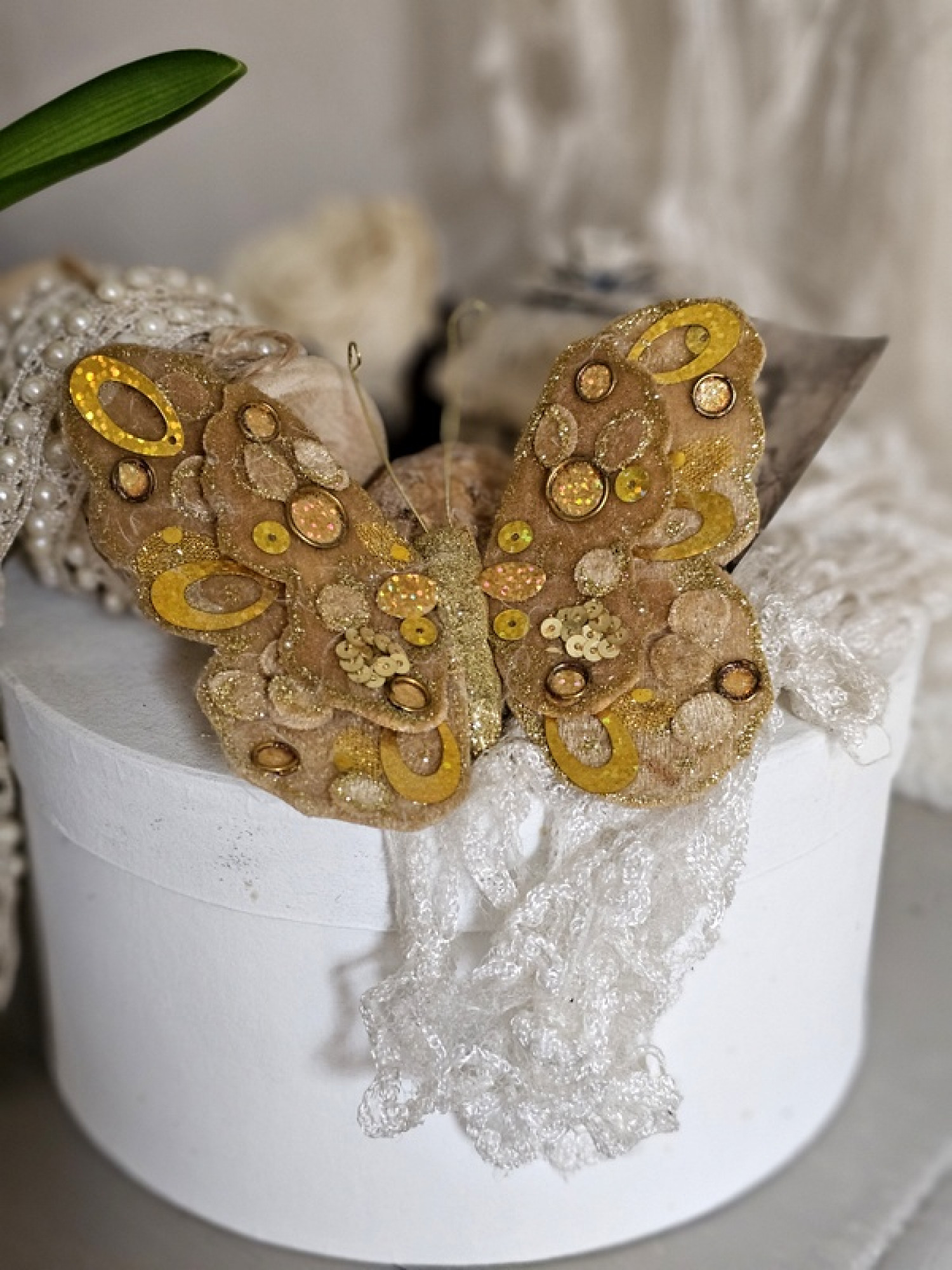 Schmetterling Deko altgold