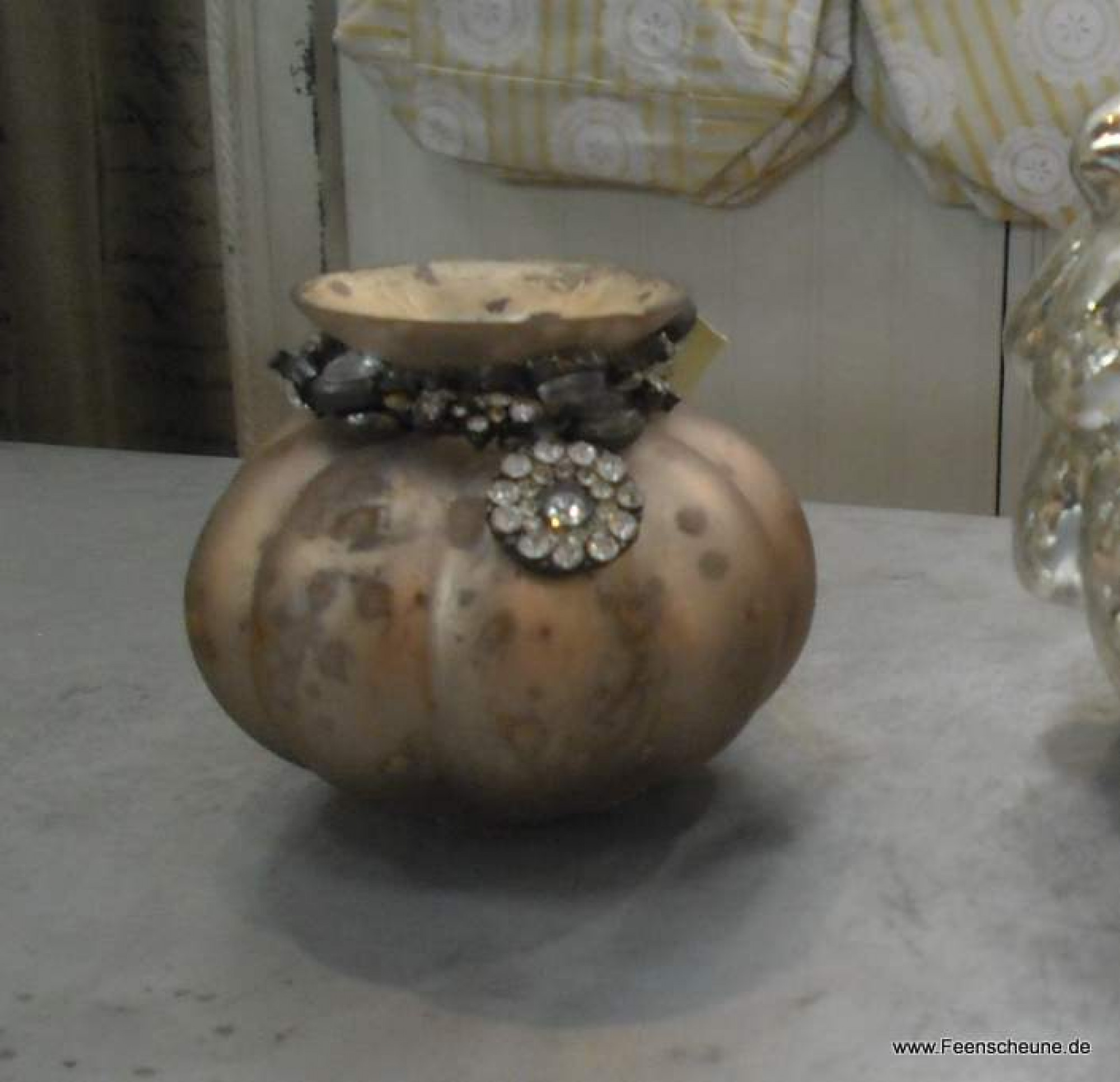 Vase mit Dekorkette Krone Bauernsilber powder