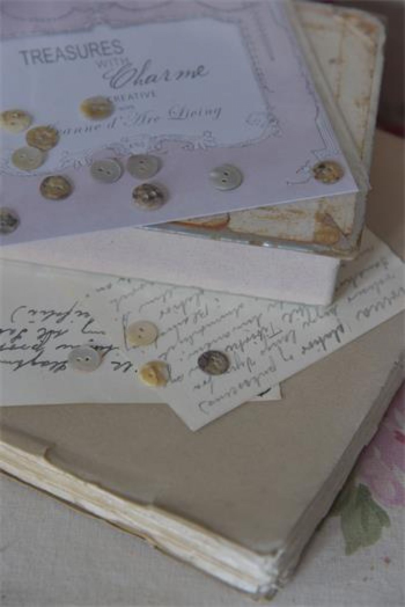 Perlmuttknöpfe zum Dekorieren 12 Stck