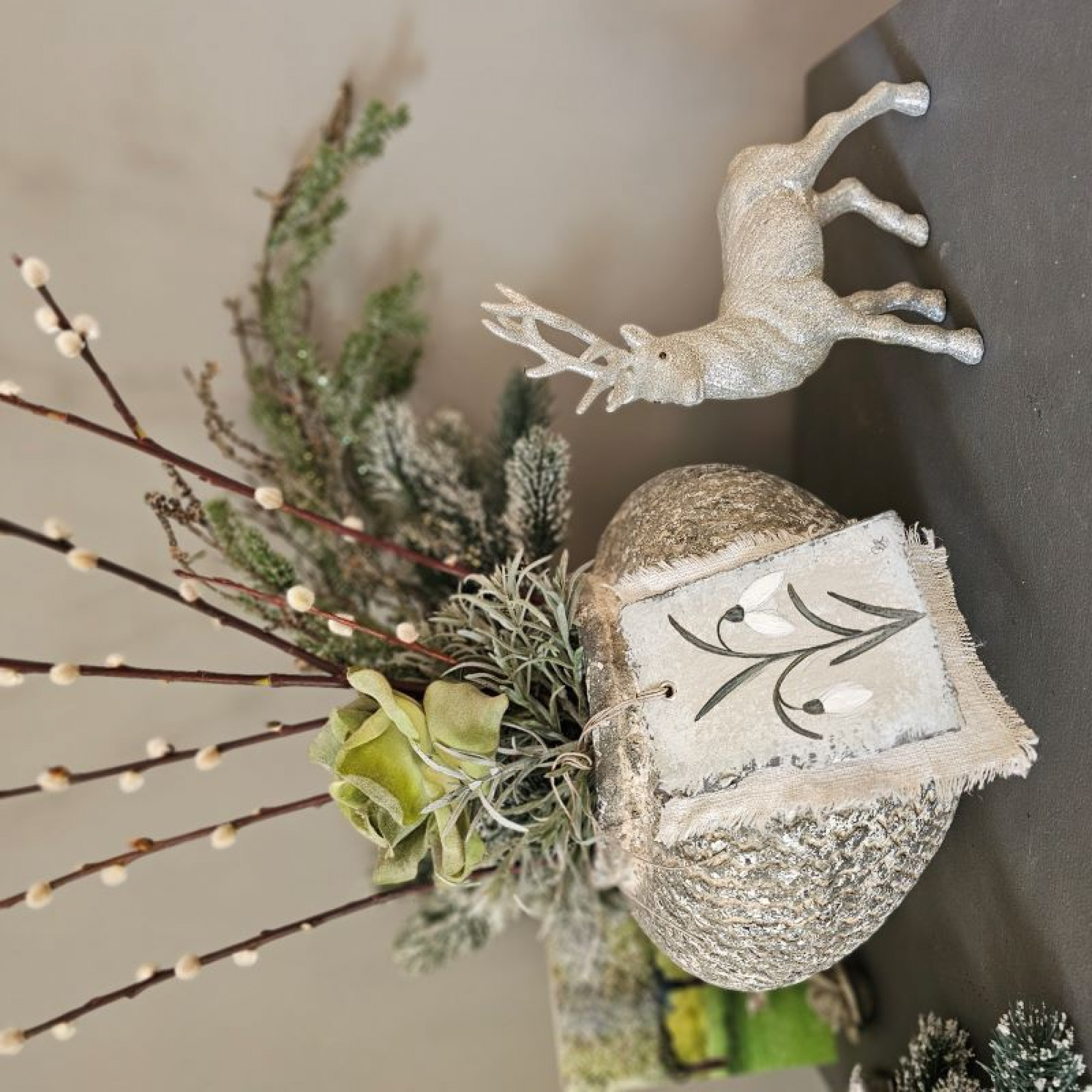 Dekohirsch aus dem Winterzauberwald