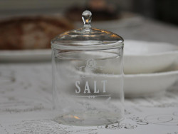 Salzdose aus Glas mit Schriftzug Salt