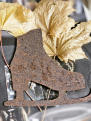 Schlittschuh Scherenschnitt Winter Rostdeko